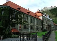 Biskupsky palac